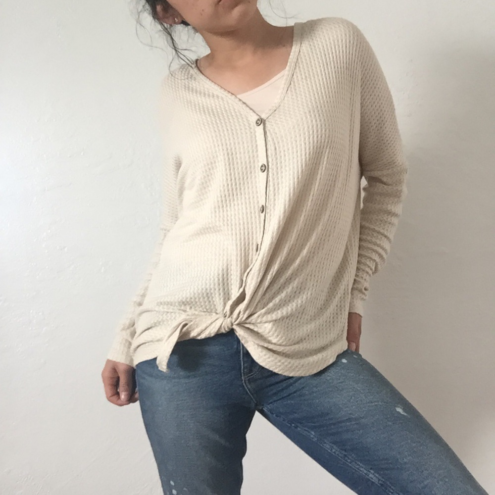 ❗️One Left❗️NWT Long Sleeve Solid Knit Top - Picture 3 of 5